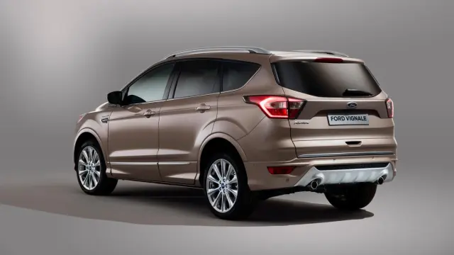 Ford Kuga Vignale trasera