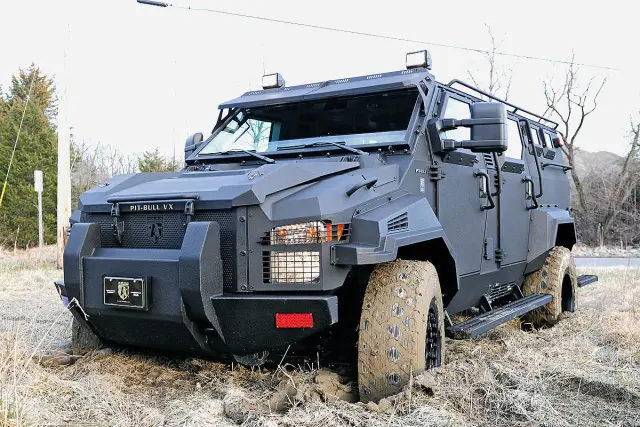 Pitbull VX. Cuesta 190.000 euros, lleva un motor V8 turbodiésel de 300 CV