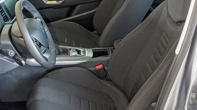 Peugeot 308 interior detalle asientos