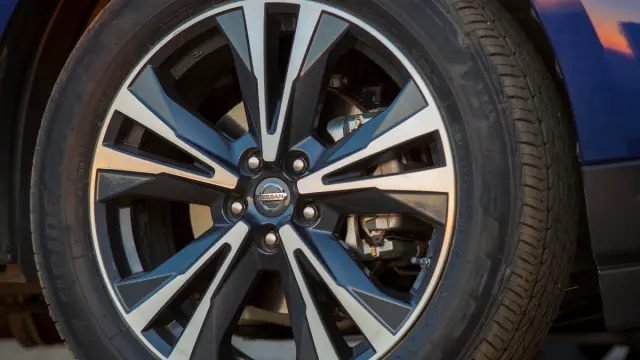 Nissan Pathfinder 2017 llantas