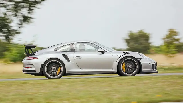 Prueba radical: Porsche 911 GT3 RS lateral