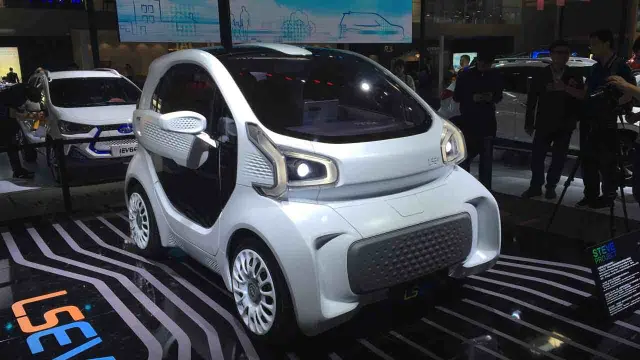 Sí, este JAC es clavadito al Renault Twizy según los gustos chinos...