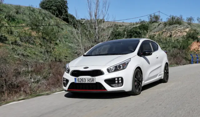 Kia Pro_cee'd GT delantera