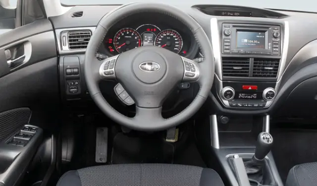 Subaru forester SUV todoterreno mandos