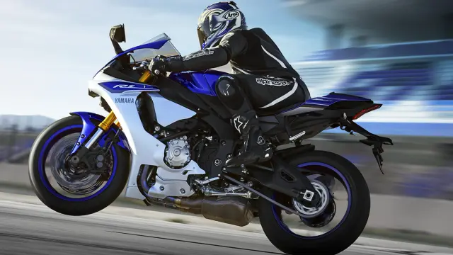 Yamaha R1 2015 5