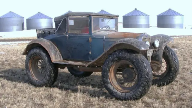 Ford Model A 'Bigfoot' con capota