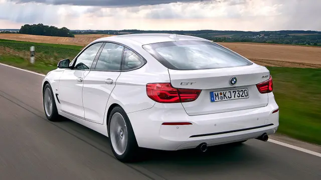 BMW 340i GT facelift (2016) maletero portón