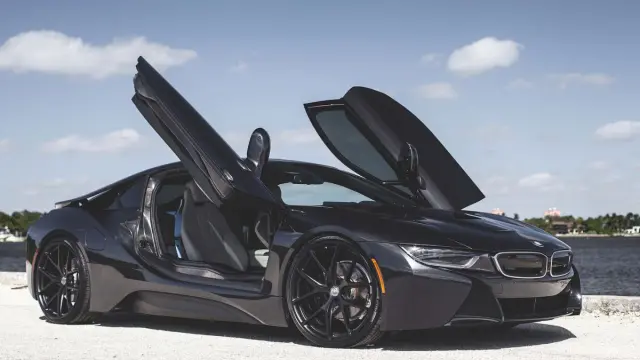 BMW i8 con ruedas HRE
