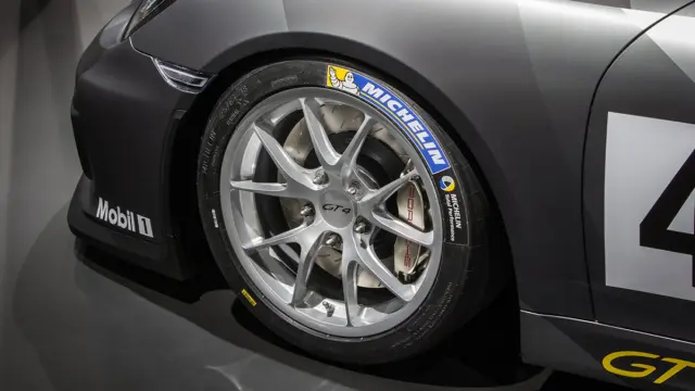 Porsche Cayman GT4 Clubsport llantas