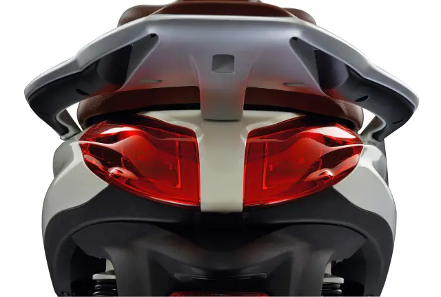 Piaggio Medley 125 13