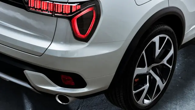 Lynk & Co 01 detalle zaga