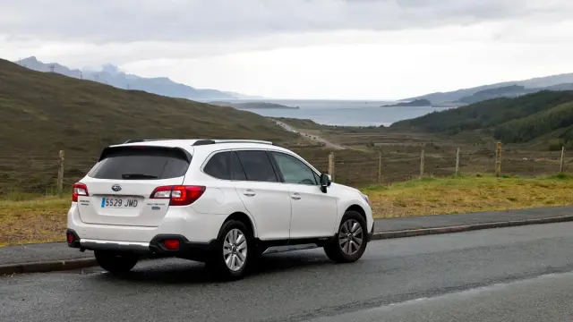 Subaru Outback lago Highlands