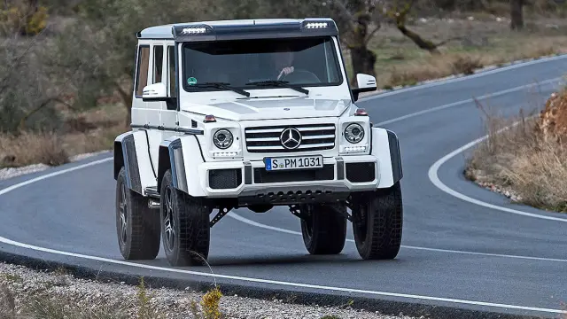 Prueba: Mercedes G 500 4x4² curva