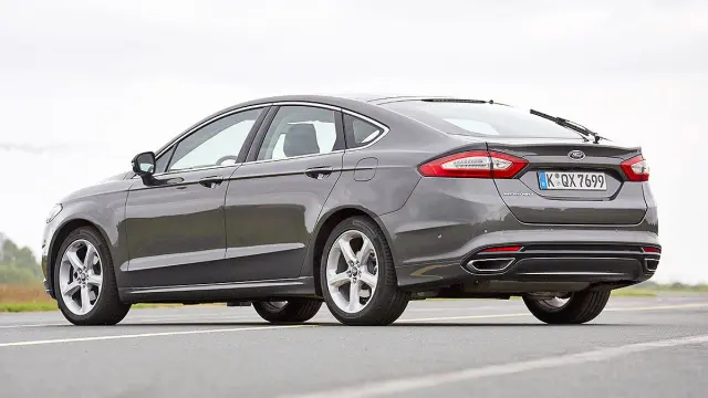 Ford Mondeo zaga