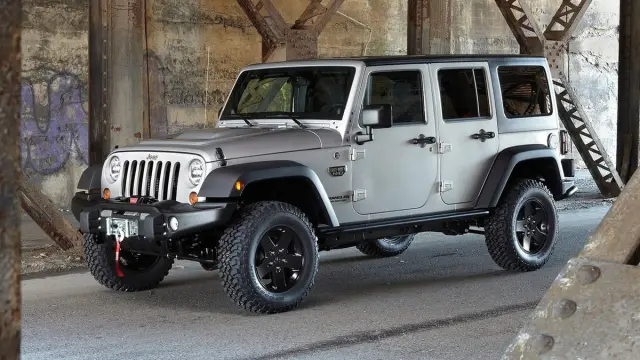 cinco todoterrenos radicales Jeep Wrangler frontal