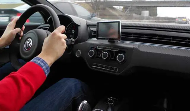 Volkswagen XL1 interior