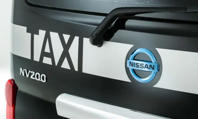 Nissan e-NV200 London Taxi portón