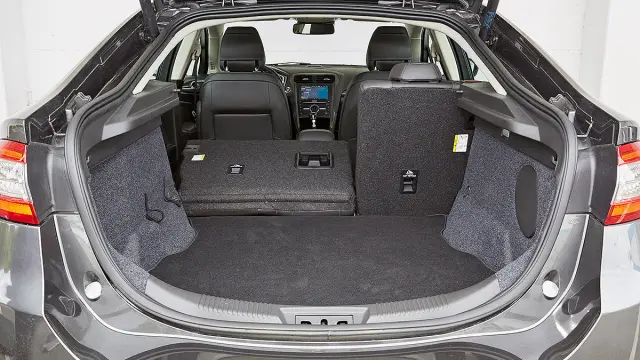 Ford Mondeo maletero