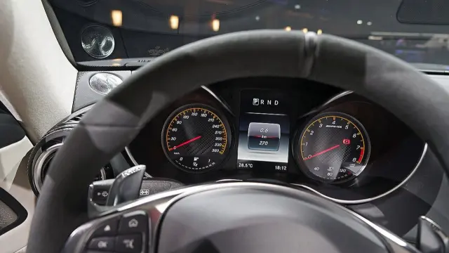 Mercedes AMG GT C Roadster relojes