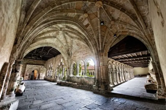 Claustro de la Colegiata de Santillana del Mar