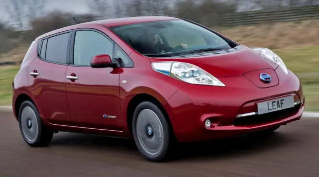 Nissan Leaf delantera