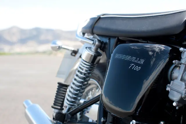 Triumph Bonneville T100 2017 9
