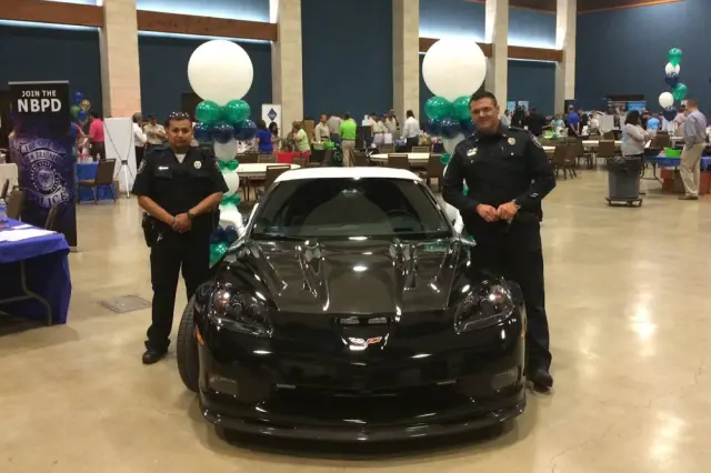 El Corvette embargado a un traficante ahora es de la Policía