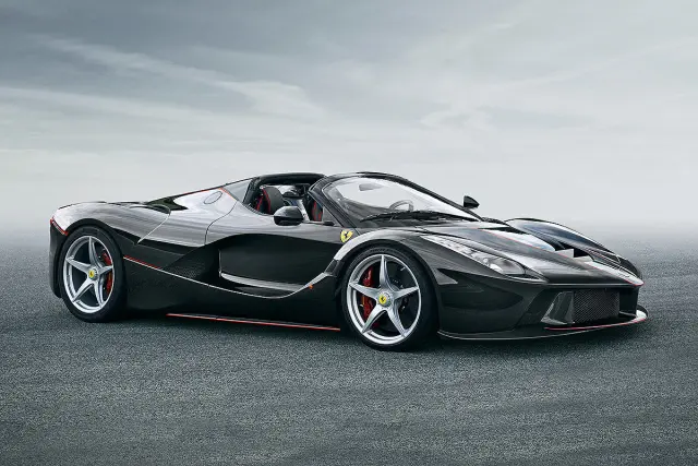 Ferrari LaFerrari Aperta. Unos 2,4 millones de euros. En 2017. 963 CV.