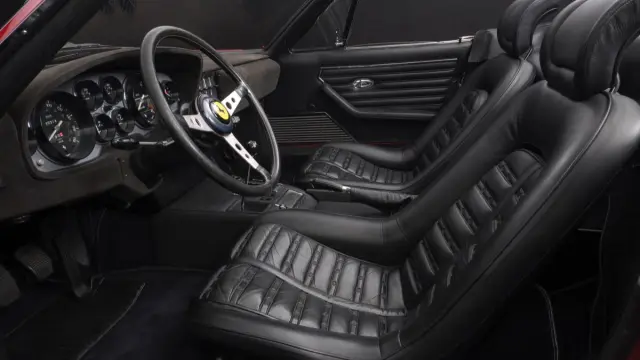 Ferrari Daytona Spider asientos