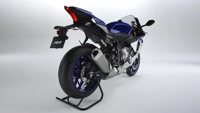 Yamaha R1 2015 11
