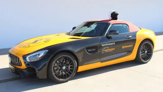 Continental ofreció una vuelta rápida a Ascari con el piloto Andy Soucek