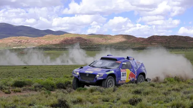 2009-sainz-abandona-caer-barranco