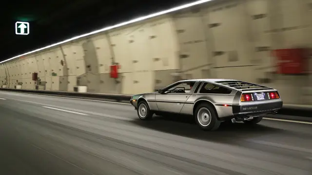 Prueba-DeLorean-DMC-12-acción-túnel-trasera