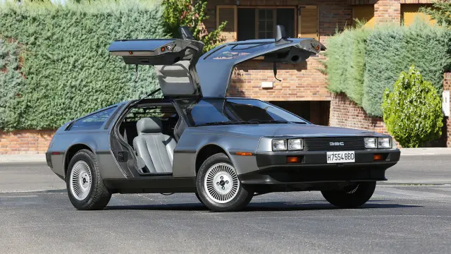 Prueba-DeLorean-DMC-12-puertas-alas-de-gaviota