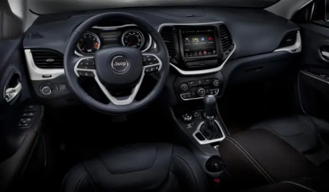 Jeep Cherokee 2014, interior