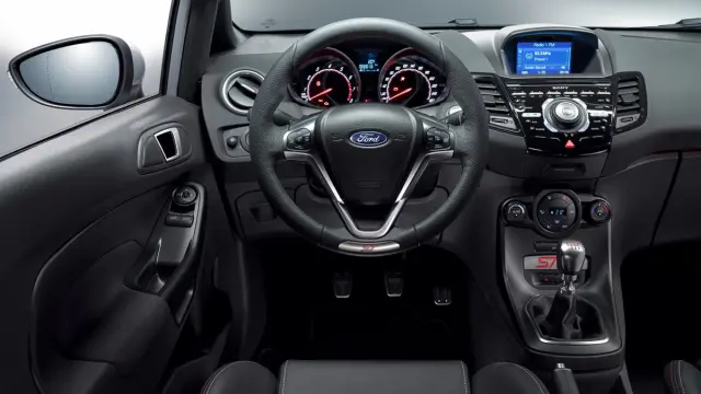 Ford Fiesta ST200 2016 salpicadero