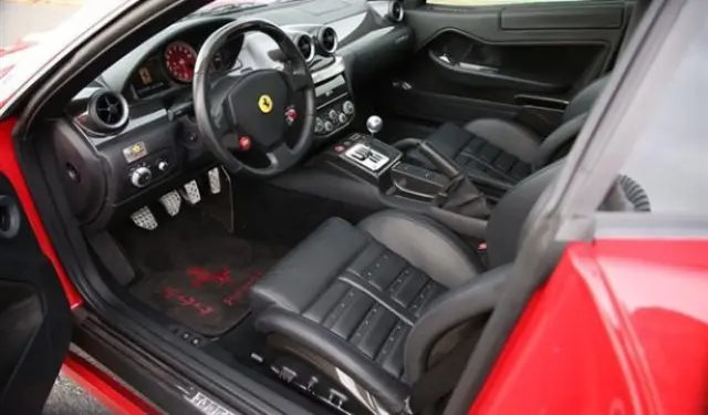 Ferrari 599 GTB manual interior