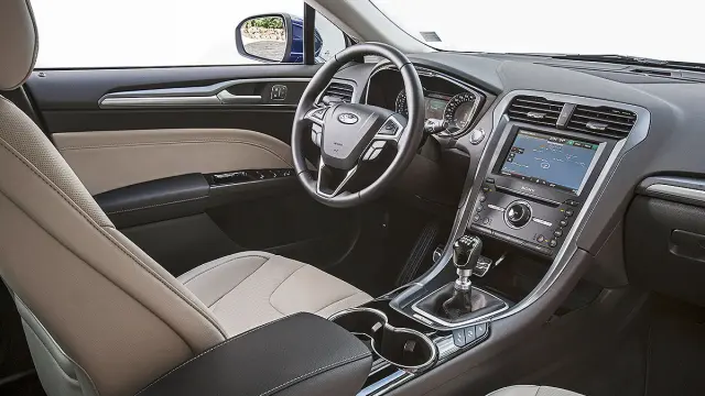 Ford Mondeo 2015 Sportbreak interior