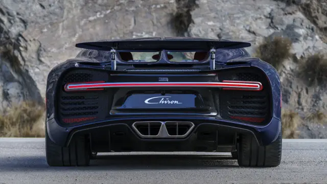 Bugatti Chiron Pebble Beach culo