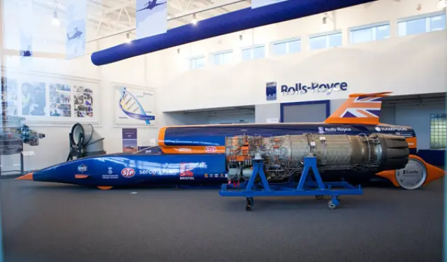 Bloodhound SSC, récord del mundo de velocidad sobre tierra: 1.689 km/h