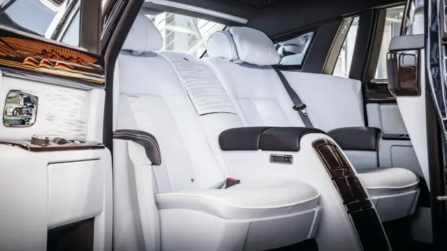 último Rolls-Royce Phantom VII fabricado plazas traseras