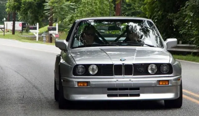 BMW M3 E30 motor V10 frontal