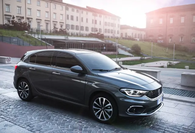 Fiat Tipo de cinco puertas frontal