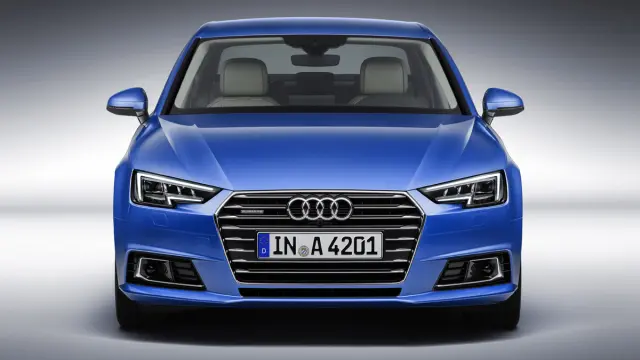 frontal Audi A4 2015