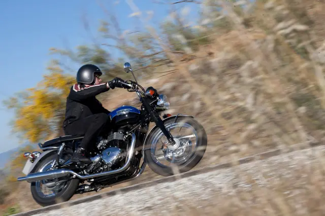 Triumph Bonneville T100 2017 6