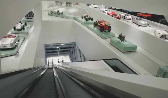 museo porsche entrada