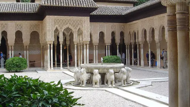 Patio de los Leones