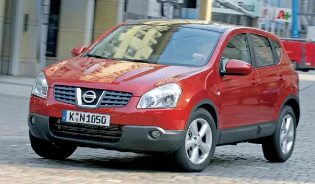 Nissan Qashqai SUV test crossover 2.4