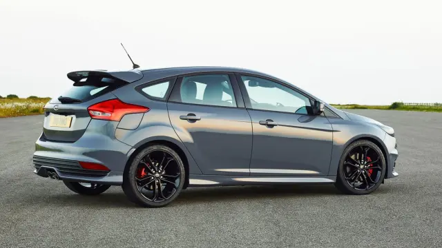 Mejores compactos según top gear Ford Focus ST zaga