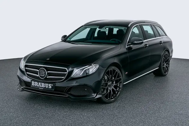 Clase E Estate de Brabus. Espoiler frontal específico, V6 con potencia subida a 450 CV...